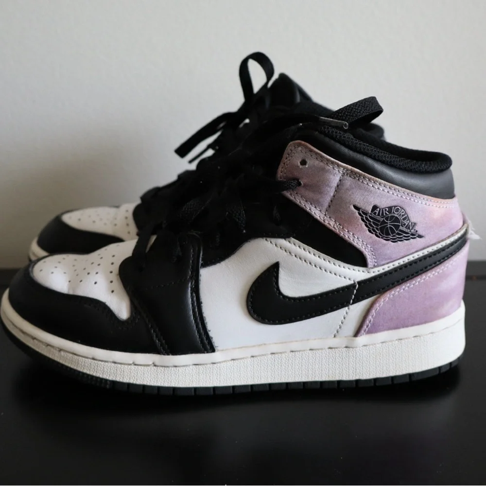 Nike Air Jordan 1 Mid SE “Zen Master” – Size 4.5Y